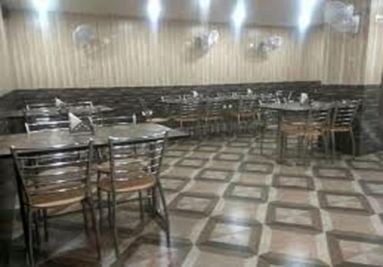 Hotel The Park Residency à Greater Noida Extérieur photo